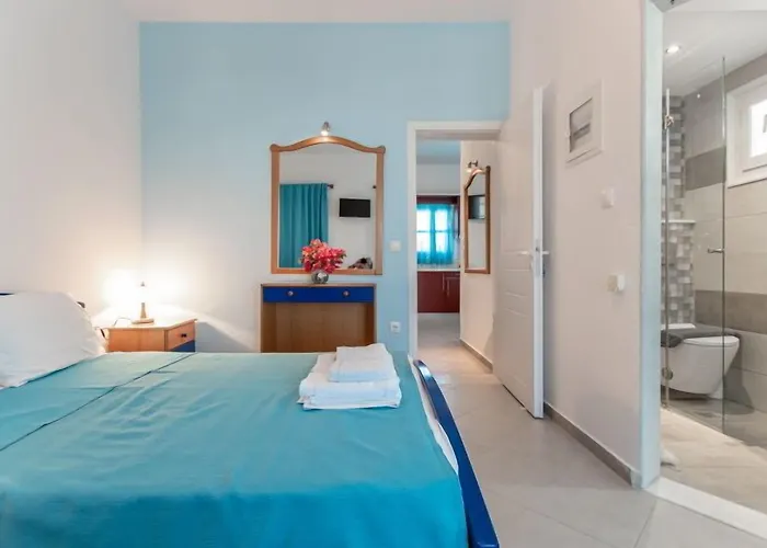 Crystal Naxos 1 At מיקרי ויגלה