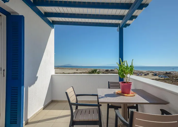 Crystal Naxos 1 At 4*