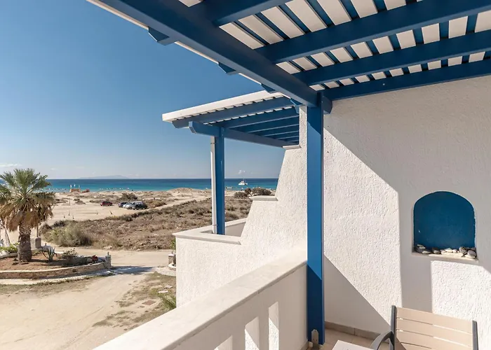 Crystal Naxos 1 At מיקרי ויגלה