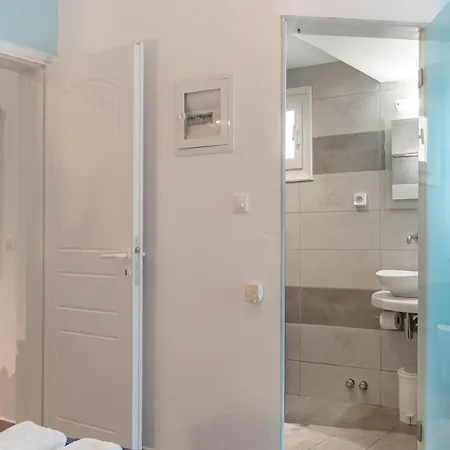 Crystal Naxos 1 At Mikri Vigla