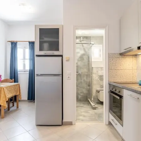 Crystal Naxos 1 At 4* Mikri Vigla