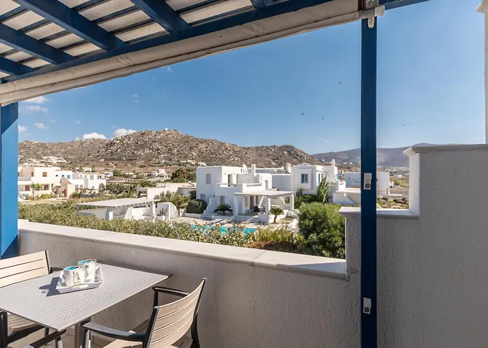 Crystal Naxos 1 At ميكري فيغلا